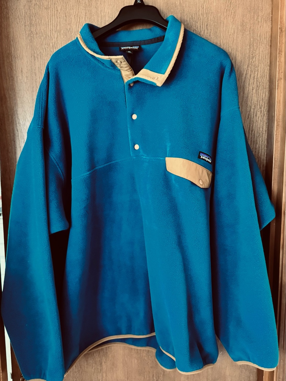 Patagonia Men’s Blue Fleece Snap Pullover with Beige Trim very Soft and Warm